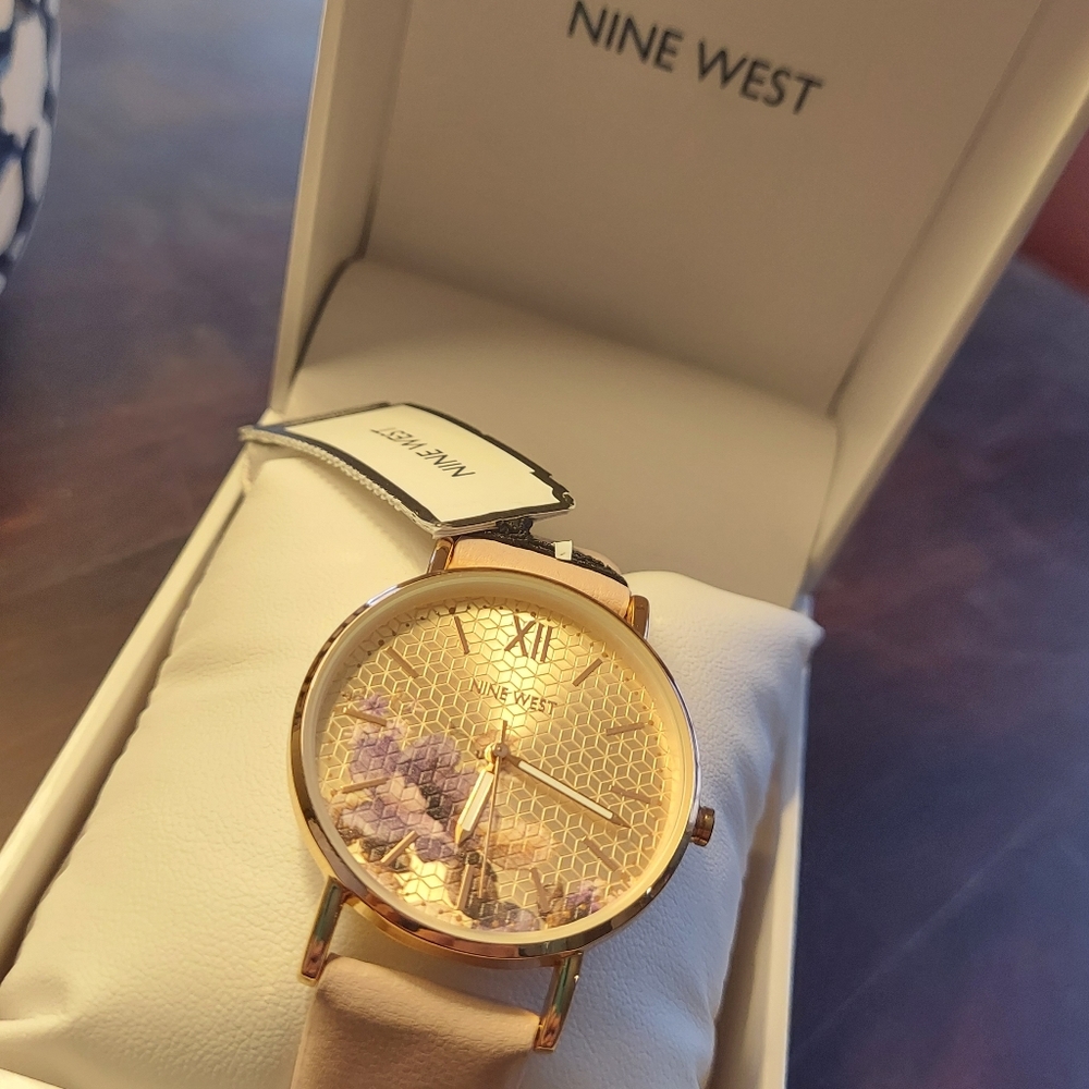Nine West Floral Dial Watch Gold Tone Pink Peach Strap NWB